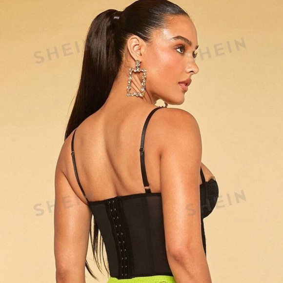 SHEIN x Carly Lawrence SHEIN BAE Lace Trim Bustier Cami Top - Picture 4 of 9